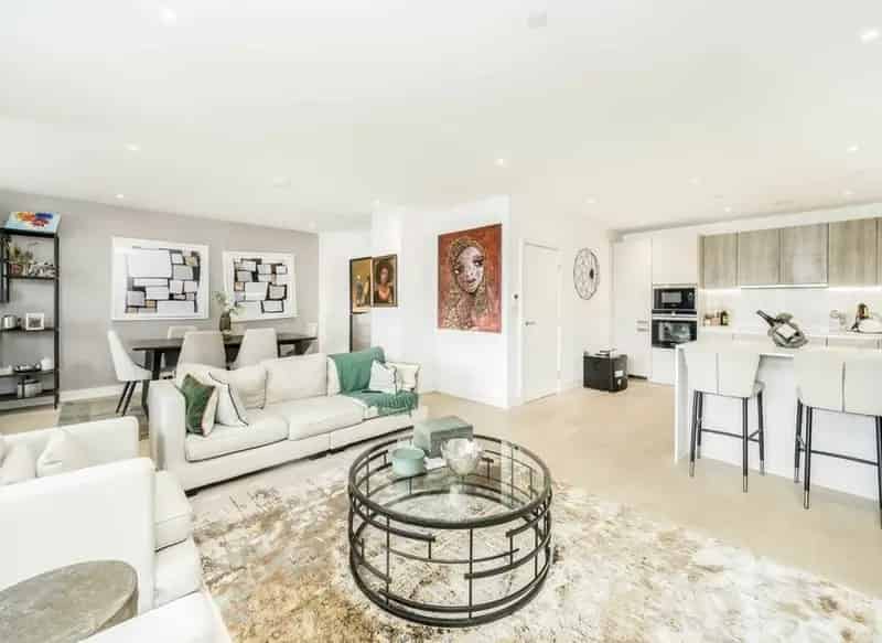 4 Bed 4 Bath Apartment with Roof Terrace Near Queens Park