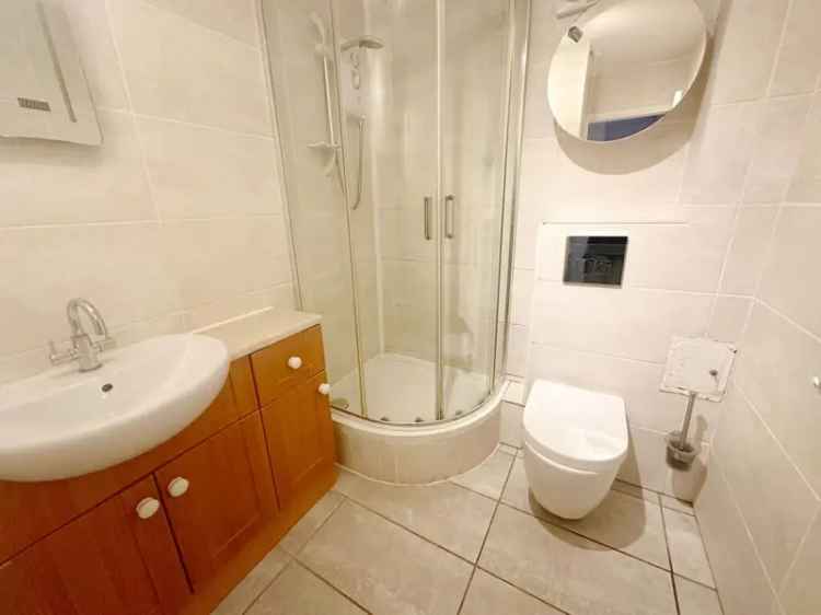 1 Bedroom Flat for Sale near Bedford Train Station