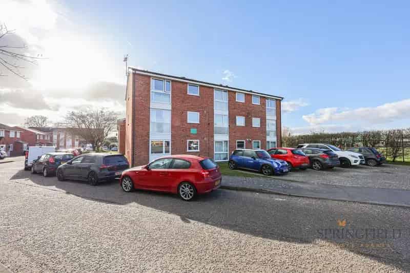 2 Bedroom Flat for Sale Beaulieu Park