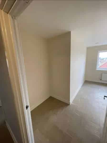 Large Double & Single Room House Near Watford