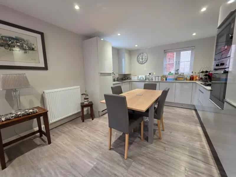 3 Bedroom Flat for Sale Kenilworth Warwickshire CV8