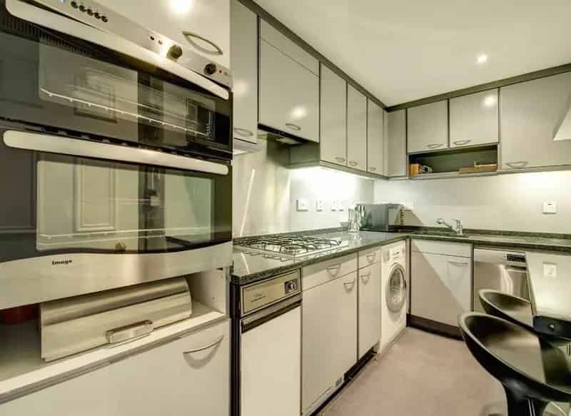 Two Bedroom Apartment with Balcony and Parking Near Imperial Wharf