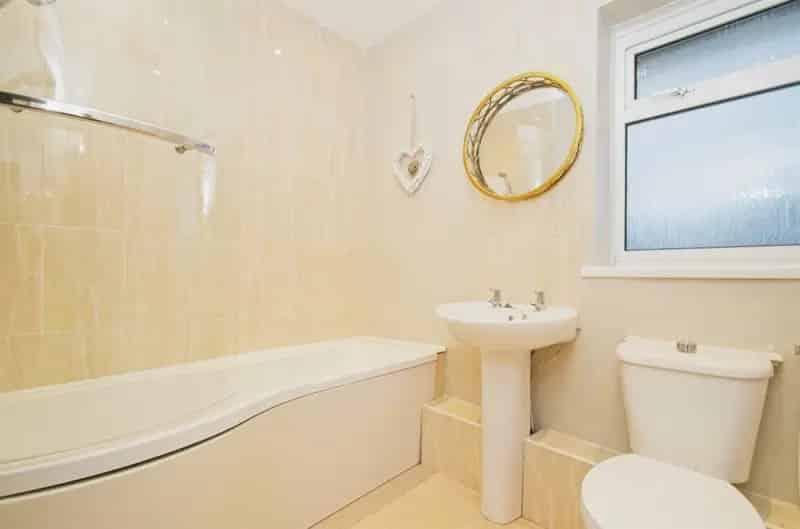 3 Bedroom Terraced House Near University Hospital Wales