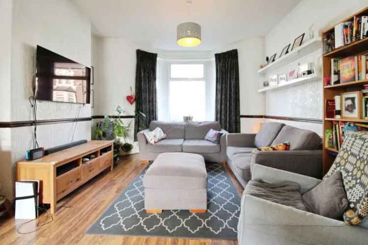 Spacious 4 Bedroom Terraced House Near Schools and Amenities