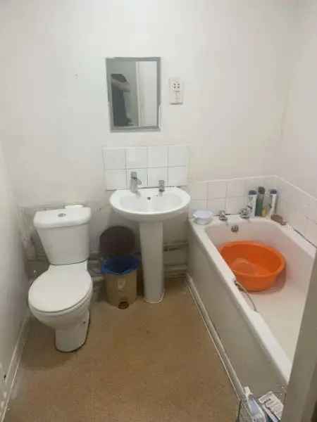 Flat For Rent in Birmingham, England