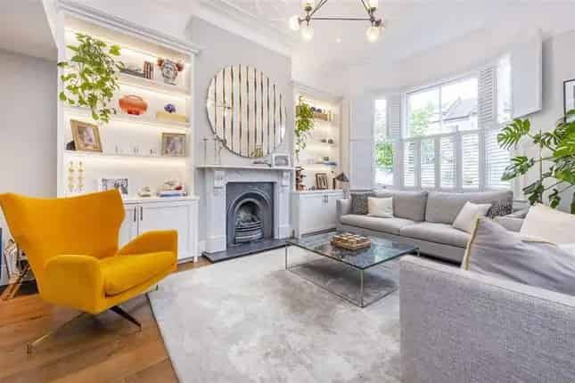 Spacious Family Home in Clapham SW4 - 2280 sq ft