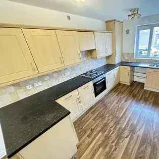 4 Bedroom House Manchester 60m² Near Public Transport