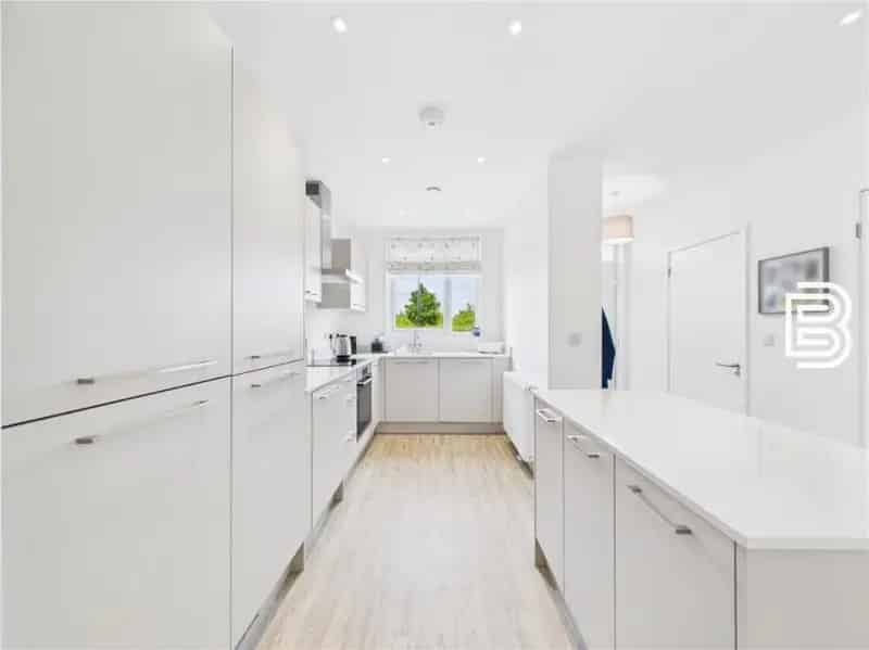 3 Bed Semi-Detached House for Sale