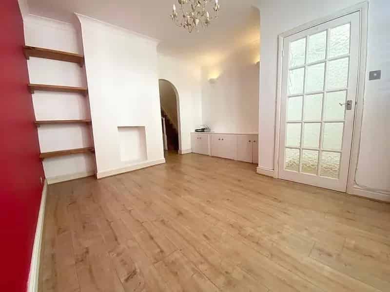 4 Bedroom Terraced House Brighton
