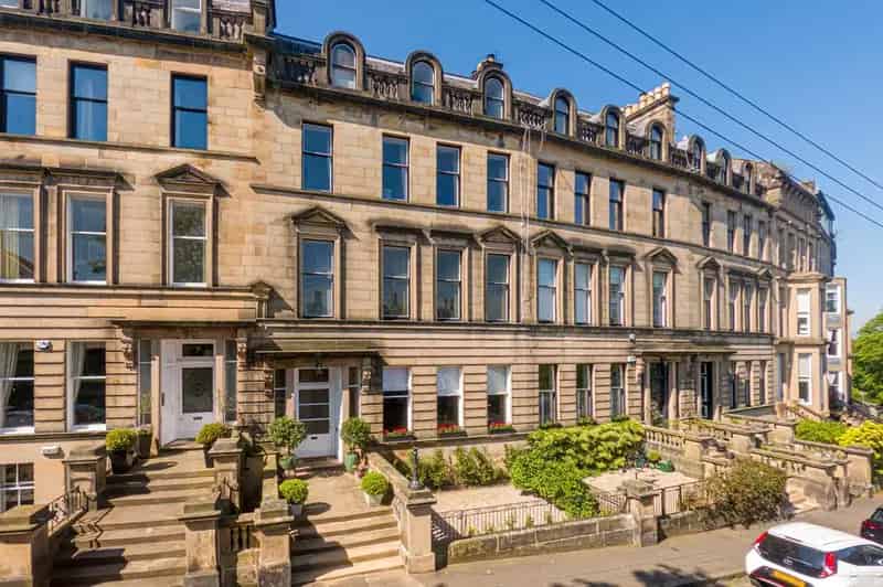 3 Bedroom Apartment for Sale in Glasgow's West End