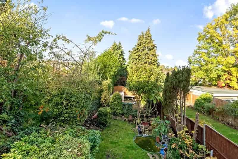 Family Home near Oakleigh Park Station