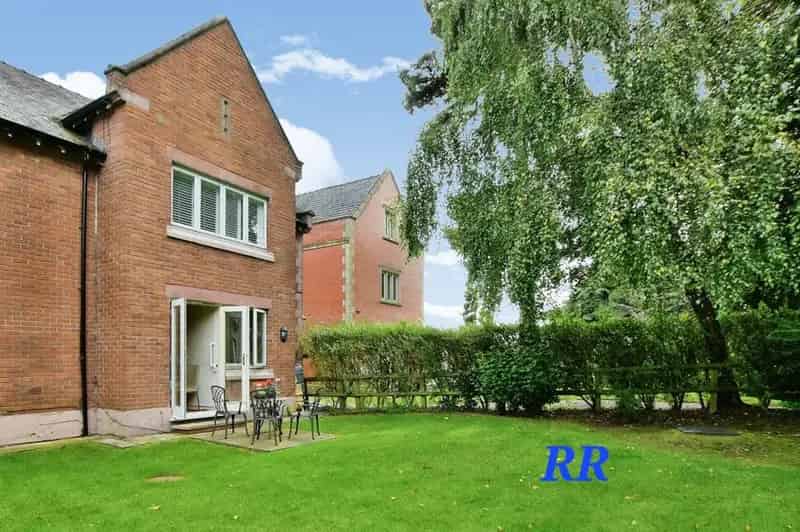 2 Bedroom Flat for Sale in Styal, Cheshire