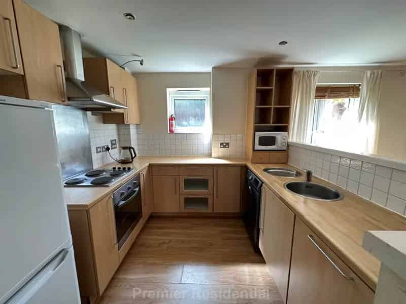 2 Bedroom Apartment House to Rent