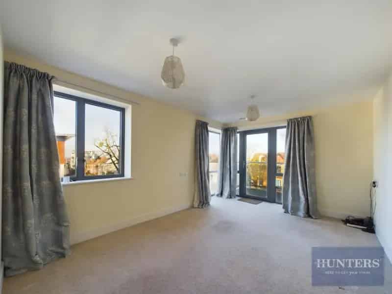 1 bedroom Flat
 For Sale
