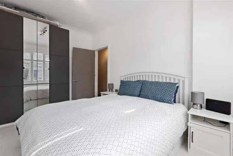 2 Bed Flat for Sale - Victorian Maisonette - Raynes Park Wimbledon