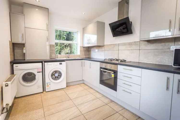 4 Bedroom Semi Detached House Near Bournemouth University