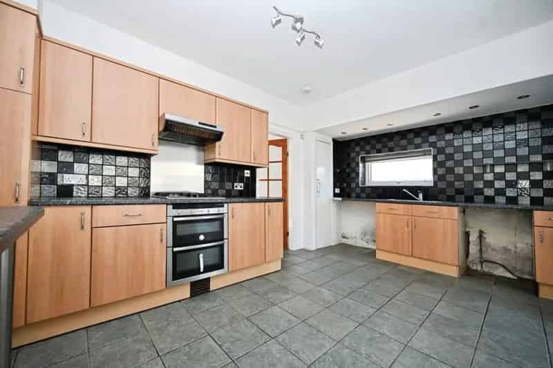 3 Bedroom House Near Yeadon Tarn For Sale