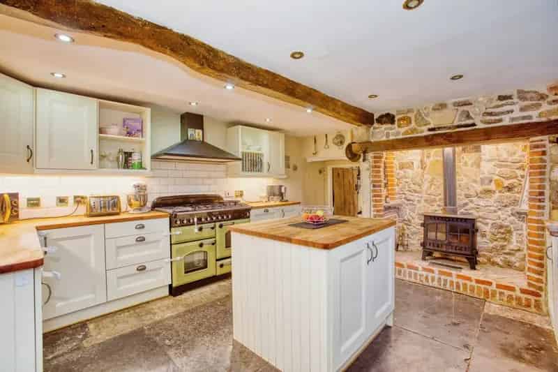 Character Home 3 Beds Circa 1730 Original Features Garden Parking
