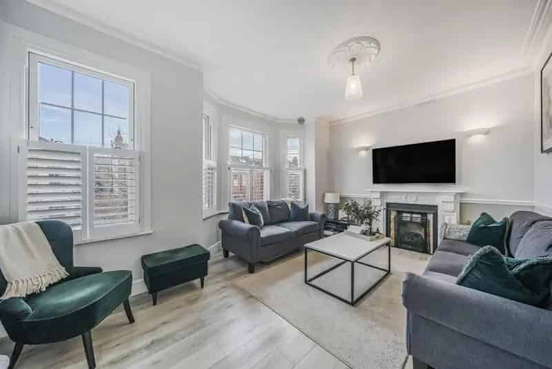 Two Double Bedroom Victorian Flat with Private Garden