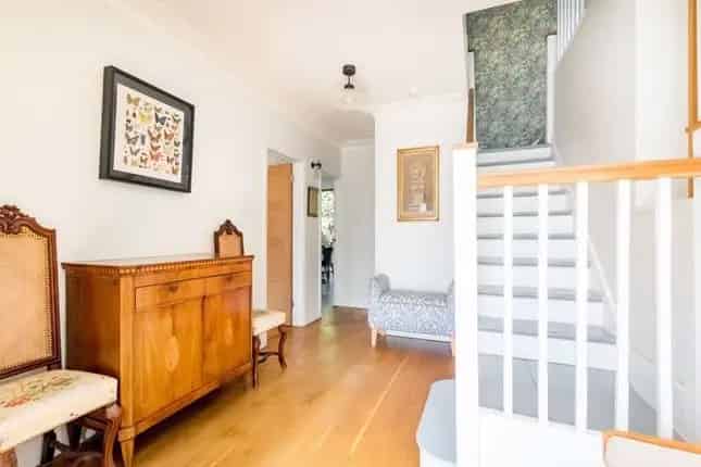 5 Bedroom Detached House for Sale Near Elmlea School