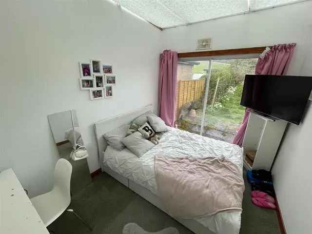 1 Bedroom Semi-Detached Cottage for Sale in Pitscottie