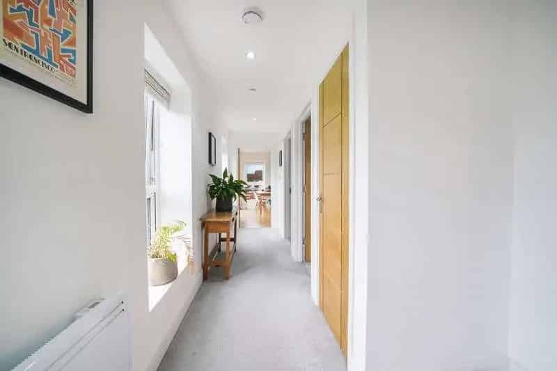 2 bed flat for sale