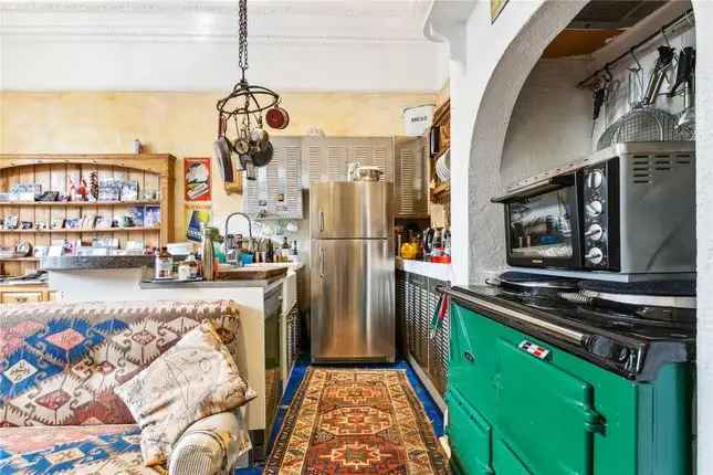 Maisonette for sale in Sutherland Avenue, London W9