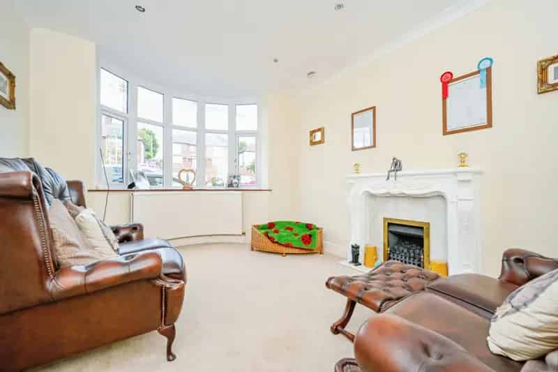 3-Bed Detached Home with Garden and Garage Near Junction 14