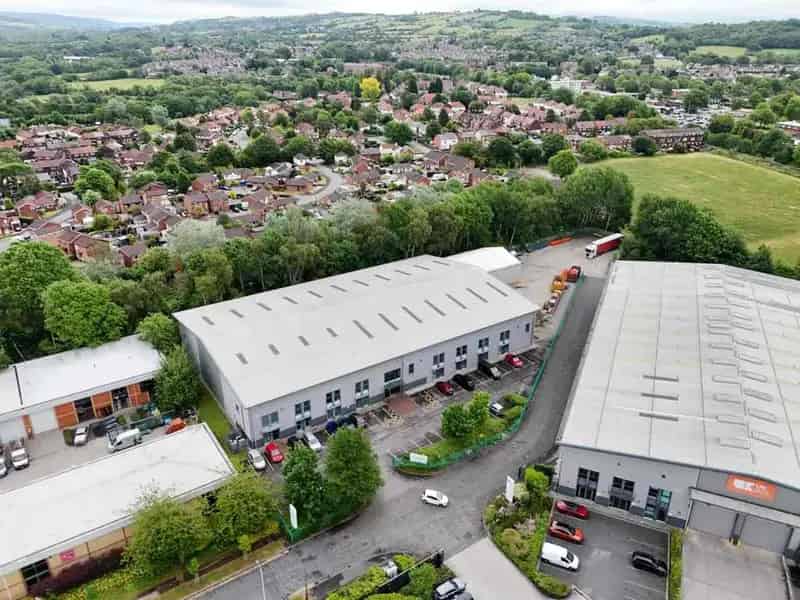 33072 sq ft Modern Industrial Unit To Let