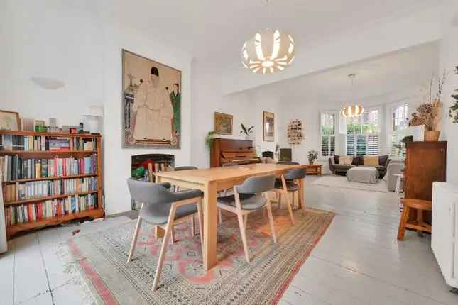 End terrace house to rent in Oakfield Road, Crouch End N4