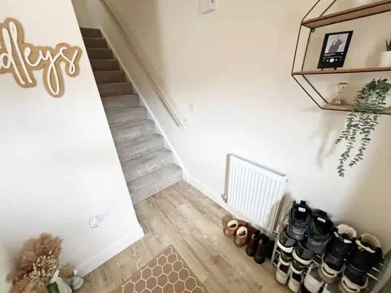 2 Bed Mid-Townhouse For Sale Allocated Parking No Chain