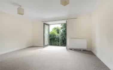 3-Bedroom River Dart View Apartment Totnes Town Centre Allocated Parking