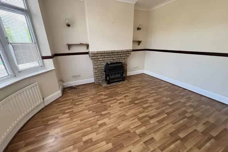 Three Bedroom Semi Detached House Hillmorton Road Zero Deposit Available