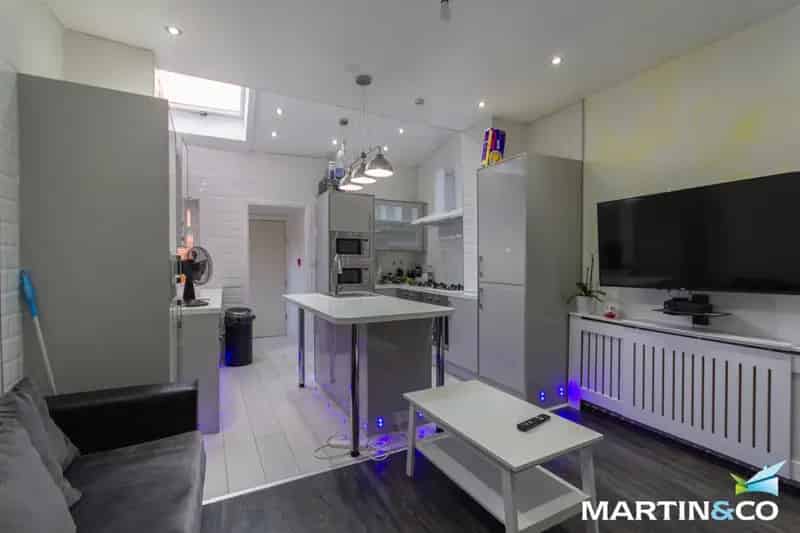 6 Bedroom House To Rent Available 03072025