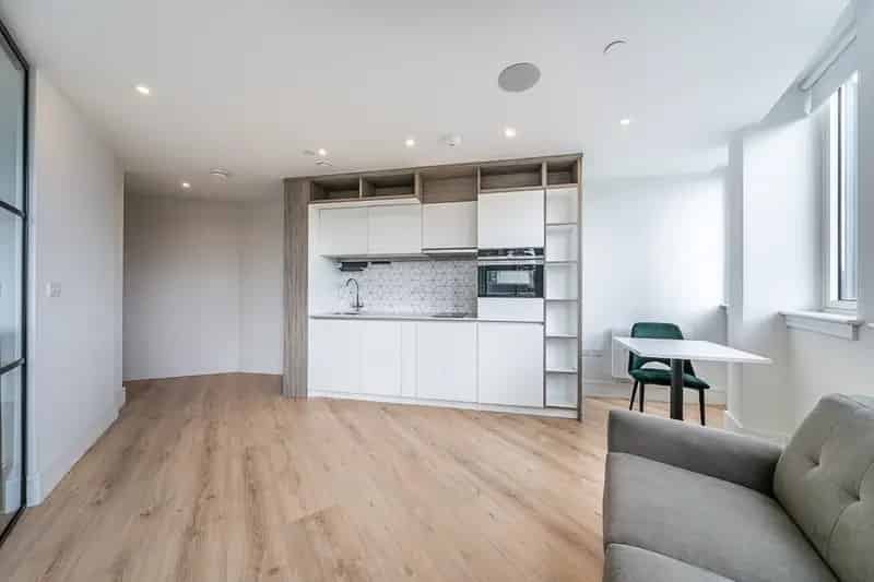 Luxury Studio Apartment in Purley near London