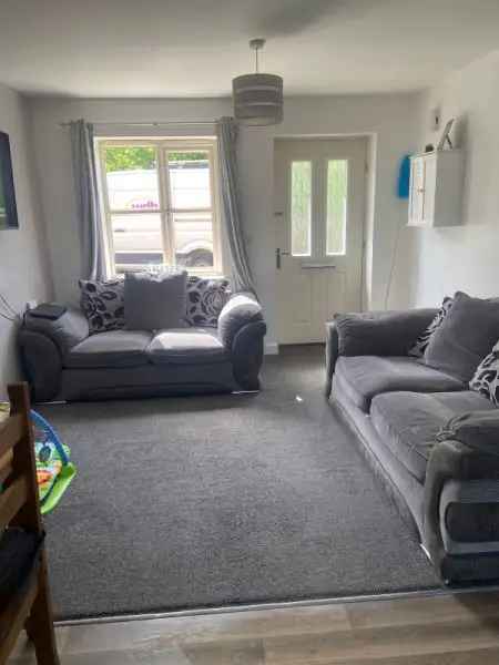 Flat For Rent in Wakefield, England