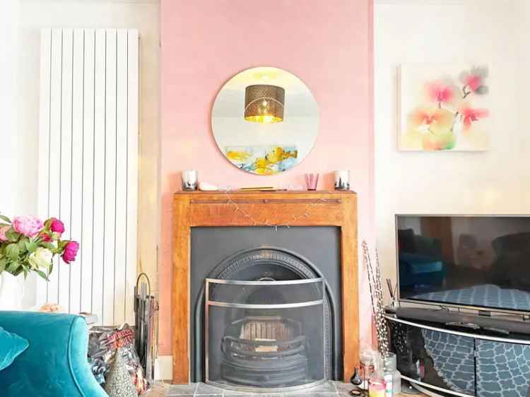 3 Bedroom Detached House for Sale in Bedford