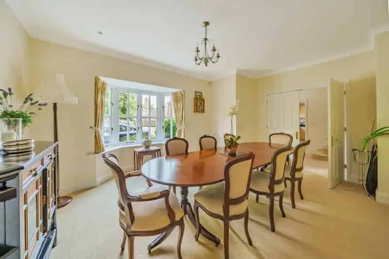 5 Bedroom Family Home Aston Clinton Double Garage Large Garden