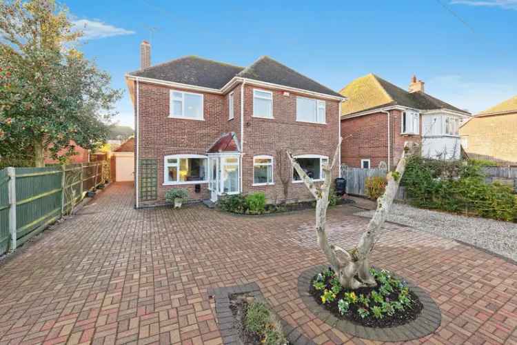 Spacious Detached Family Home Near Canterbury East Station