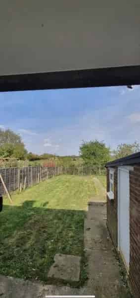 House with Separate Dining Room and 2 Car Driveway Near Schools