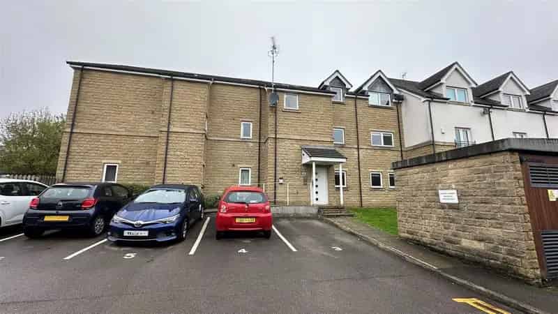 1 Bedroom Penthouse Apartment with Allocated Parking