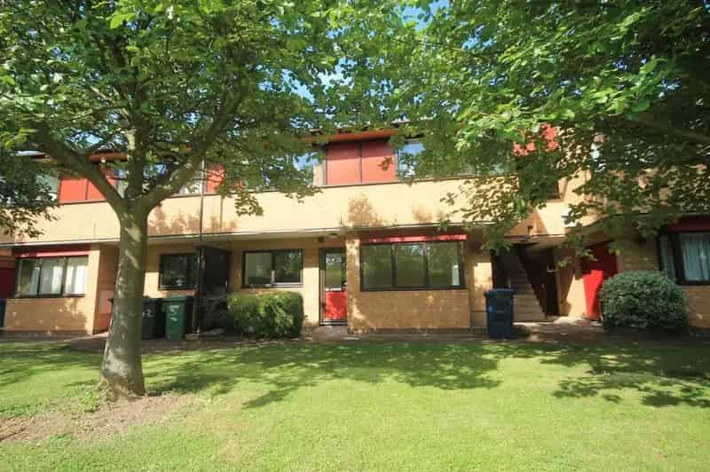 2 Bedroom Apartment to Rent Near Science Park