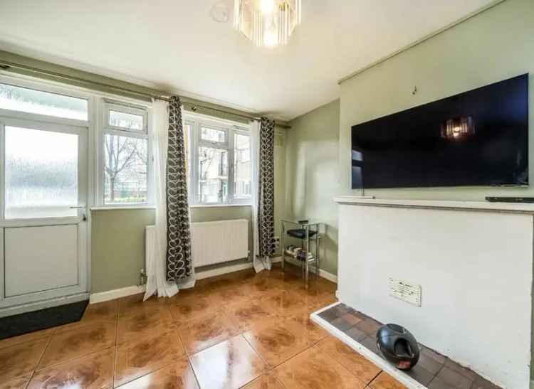 Flat For Sale in Maldon, England