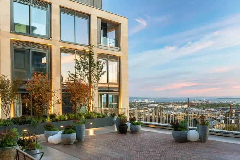 Luxury 1-Bedroom Apartment in St James Quarter Edinburgh