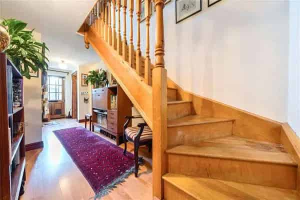 Character Cottage: 2 Bed, 3 Reception, Village Location
