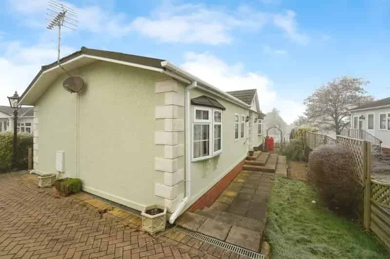 2 Bedroom Park Home for Sale