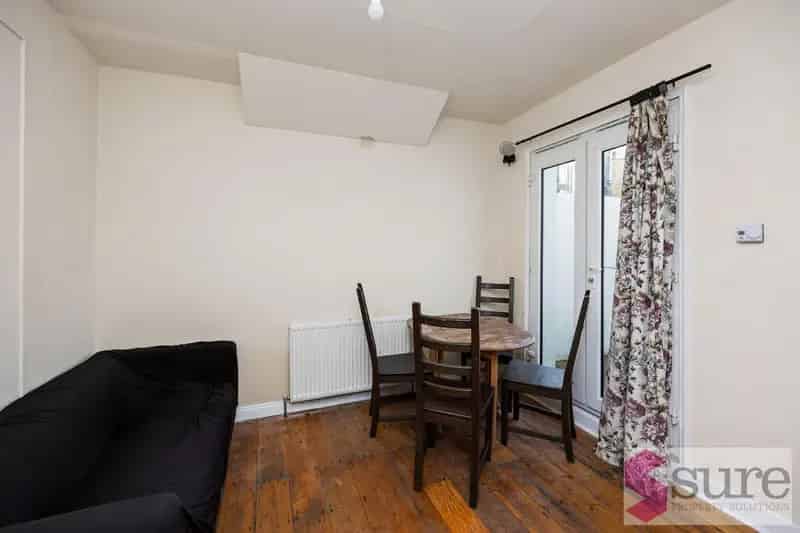 4 Bedroom Terrace House Furnished or Part Furnished Ideal for Students or Professionals