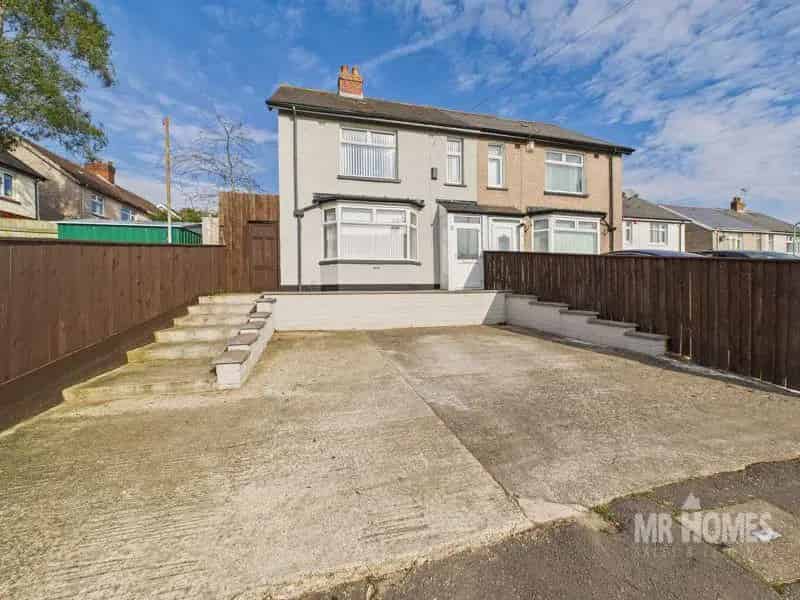3 Bedroom Semi Detached House For Sale
