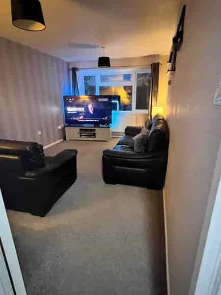 2 Bed Flat with Loft and Large Storage Areas - Swap Opportunity
