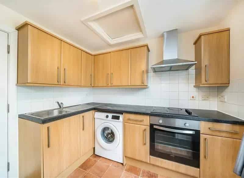 One Double Bedroom Flat to Rent Opposite Limehouse Station